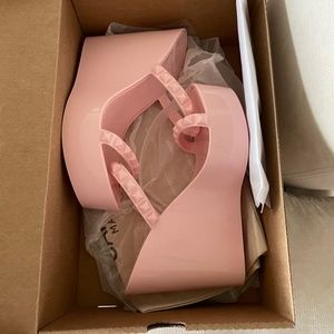 Carmen Sol Tonino Wedge sandal size 6 Baby Pink REDUCED